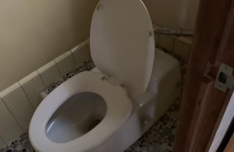 新宿区　和式トイレから洋式トイレへリフォーム前